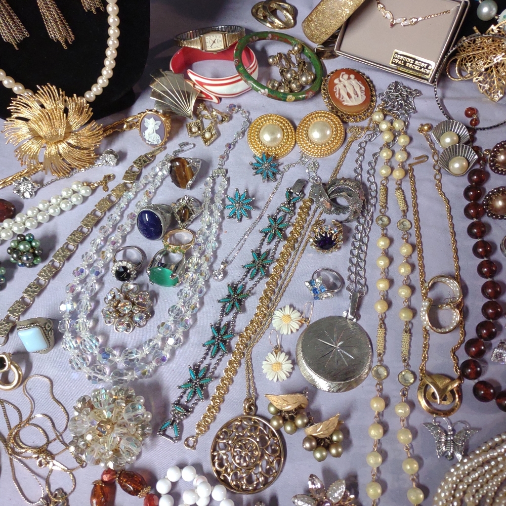 Vintage Jewelry Lot - Picture 9 of 14